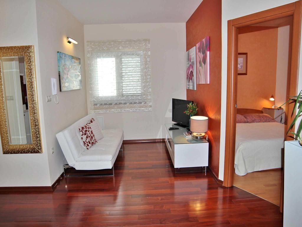 Apartment Gaga โรวีน ห้อง รูปภาพ